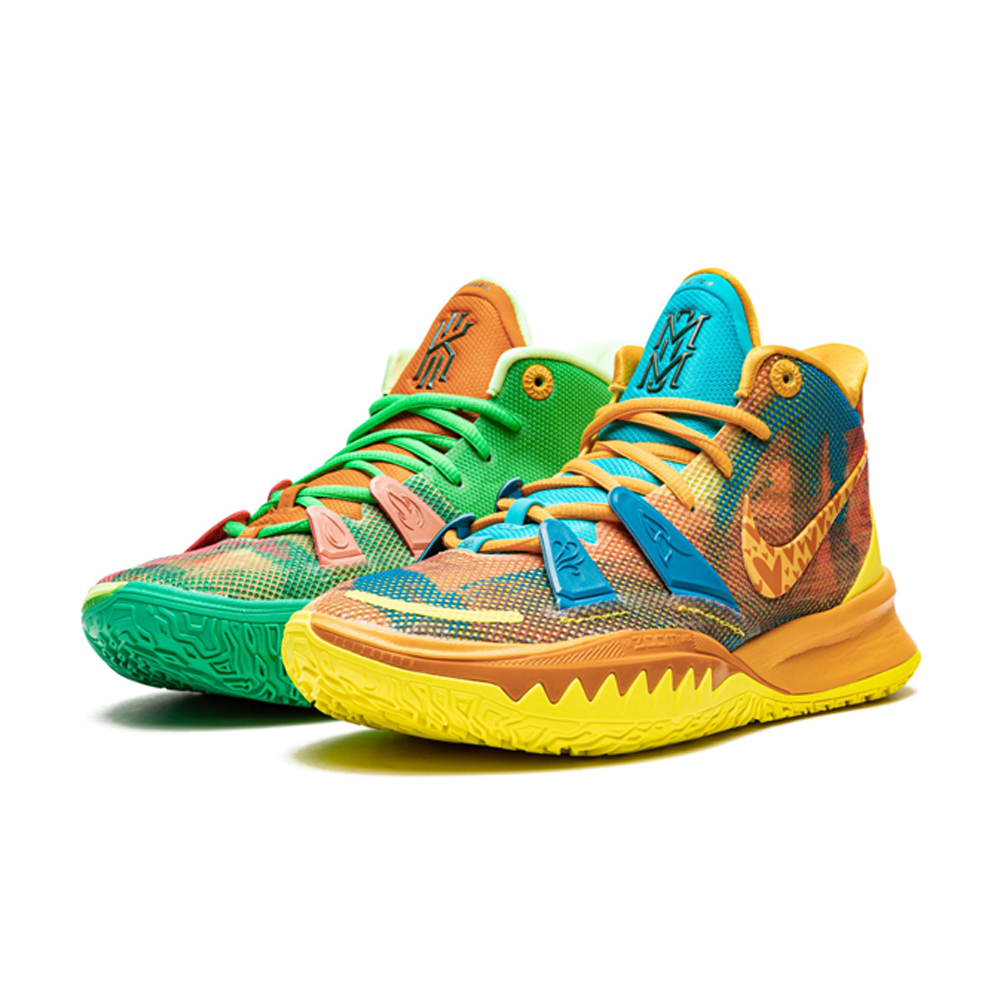 Kyrie 7 Mom